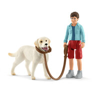 Schleich 42478 Wandeling met labrador retriever